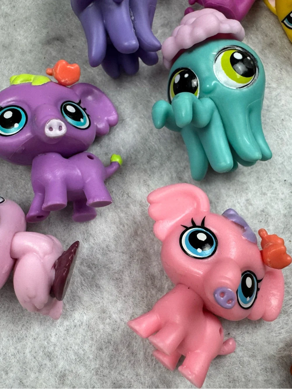 Littlest Pet Shop Figurines and accessories Mini Little Animals LPS